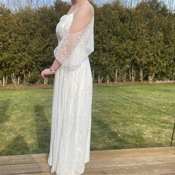 white wedding dress/gown - Picture 4 of 6
